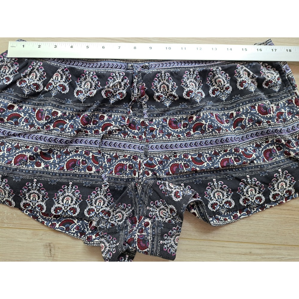 American Eagle Outfitters Boho Paisley Floral Shorts Viscose Size XL - Picture 4 of 11